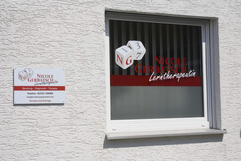 Fenster mit Logo